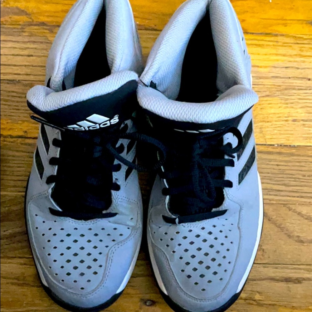Adidas 8.5 men’s sneaker